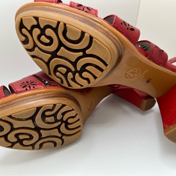 Comfortable by Blondo - Picture 4 of 4